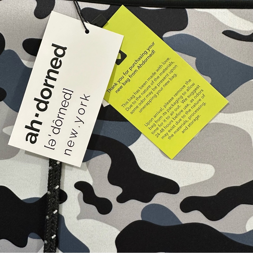 NWT Ahdorned Neoprene Expandable Tote Grey Camo Handles Strap Removable Pouch - Picture 6 of 7